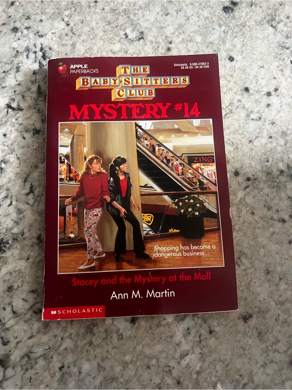 Scholastic Red Babysitters Club Mystery #14: Stacey and the Mystery at the Mall